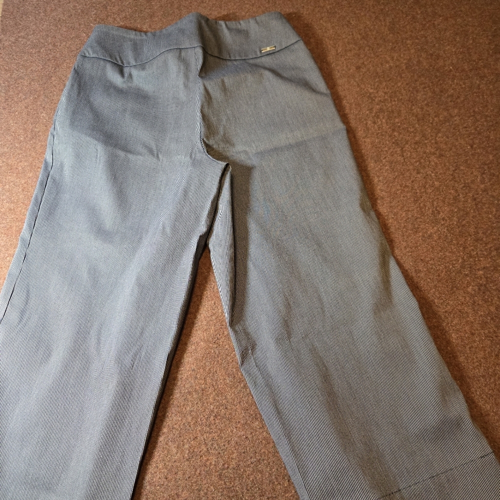 S.C. & Co Wide Leg Crop Pant In Blue & White Pinstripe Size Large Flex Waist - Picture 8 of 10